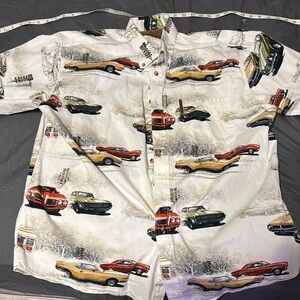 Nice north river short sleeve button up with cool classic cars